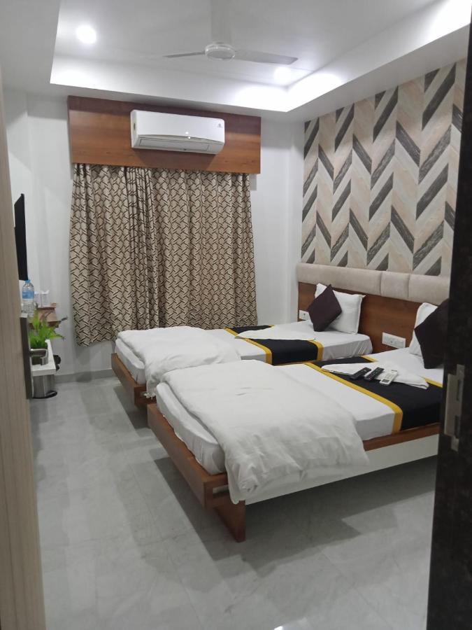 Hotel Fun City Navsari Экстерьер фото