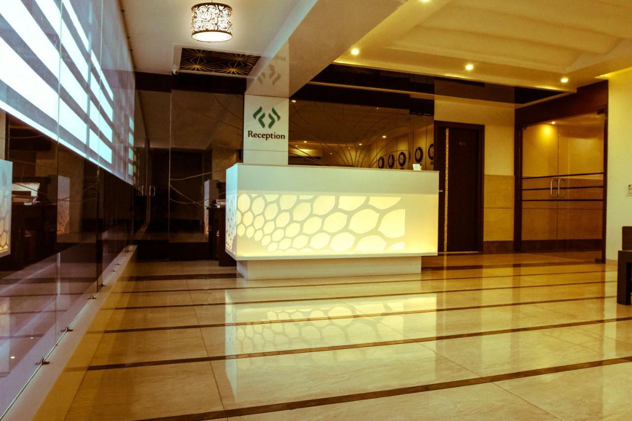 Hotel Fun City Navsari Экстерьер фото